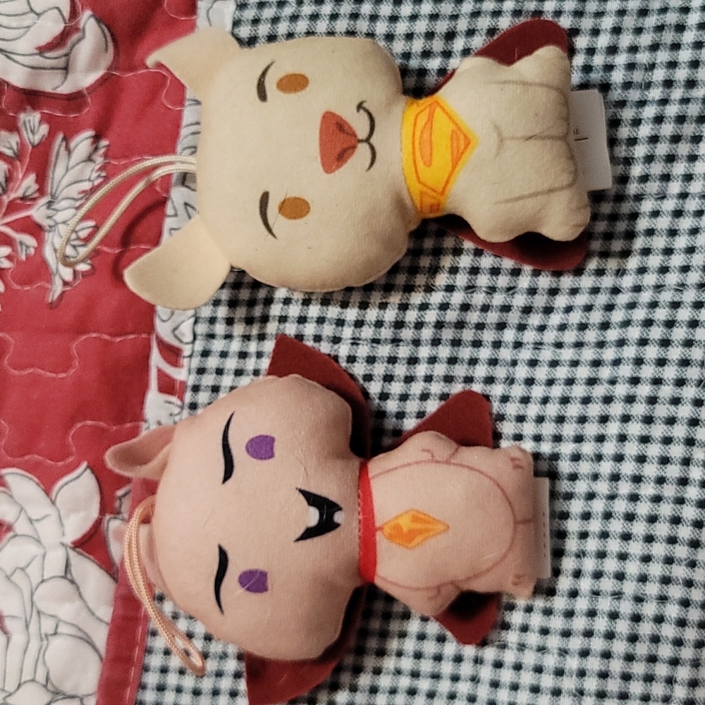 Set of 2 Super Pets Hanging Plush Out of Bag
